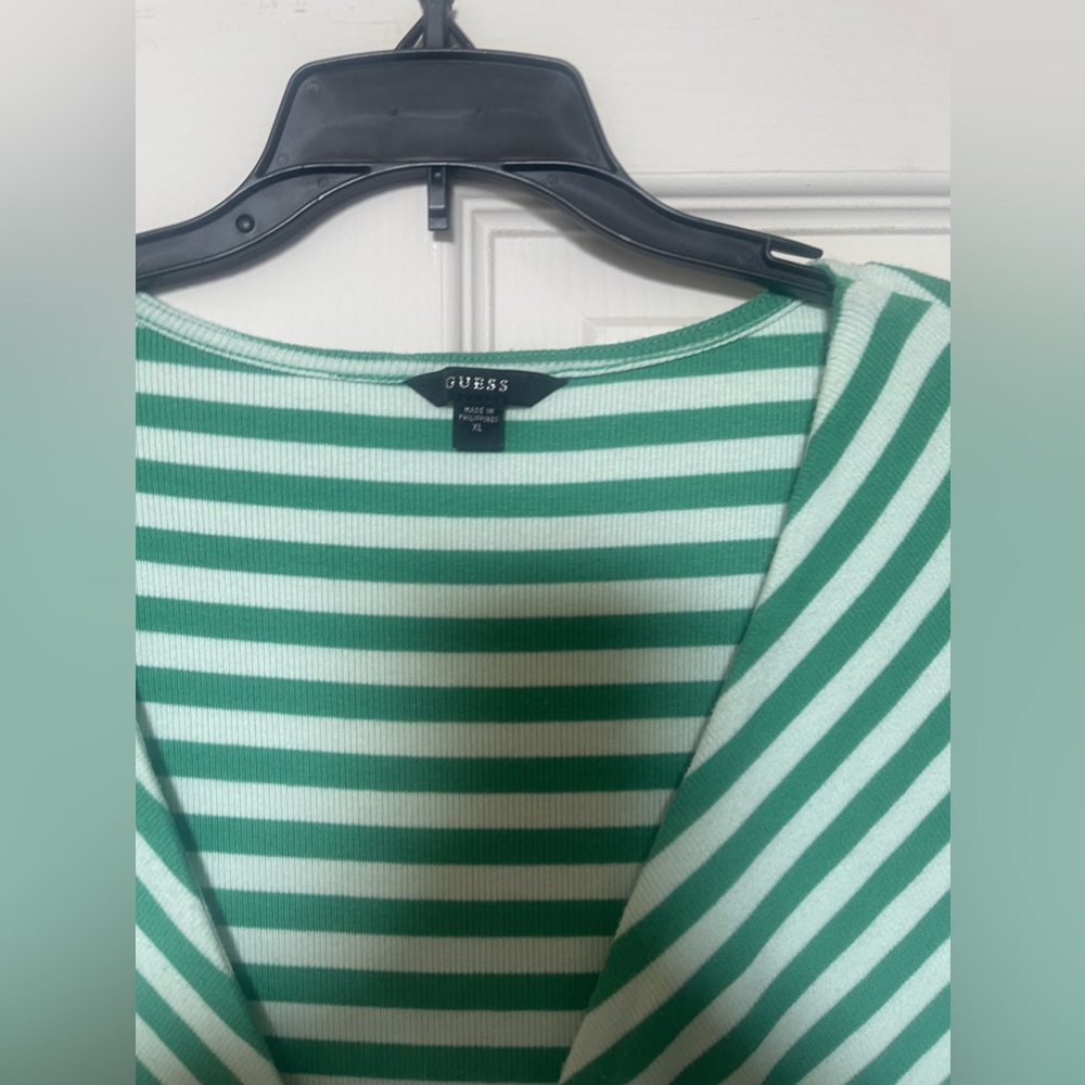 Guess New XL top - Picture 4 of 5